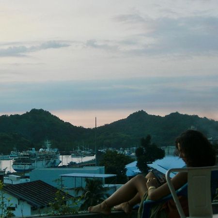 Ostello De Nata Labuan Bajo Esterno foto