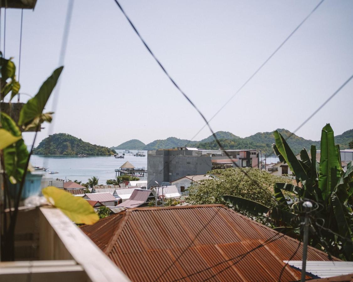 Ostello De Nata Labuan Bajo Esterno foto