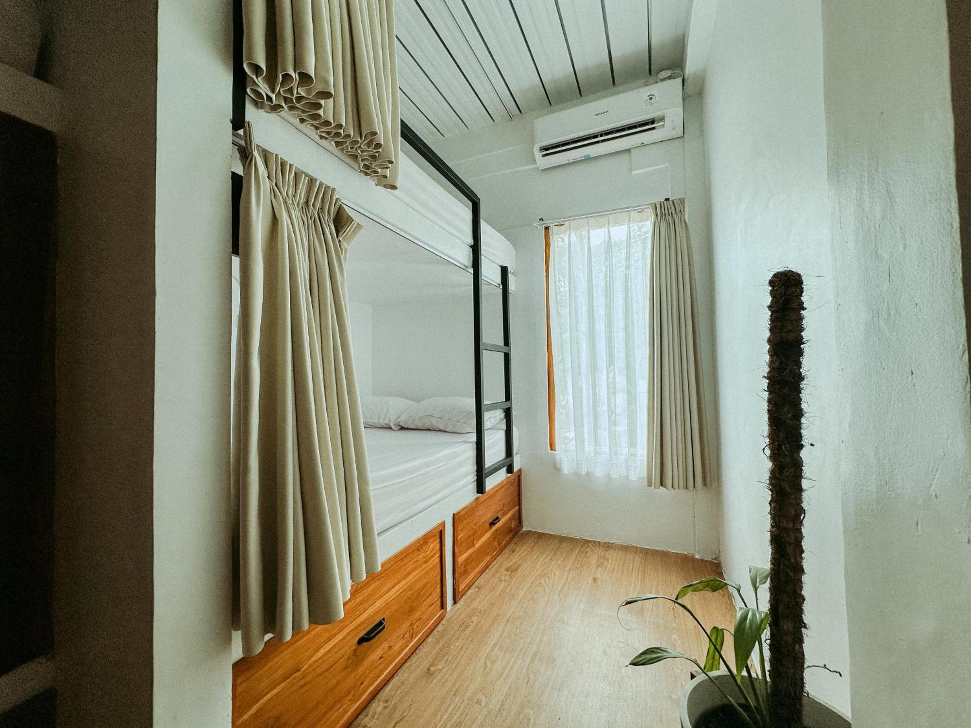Ostello De Nata Labuan Bajo Esterno foto